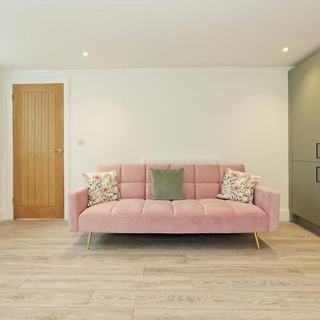 Stylish Beach Front Retreat 2 Bedrooms Herne Bay Exteriör bild