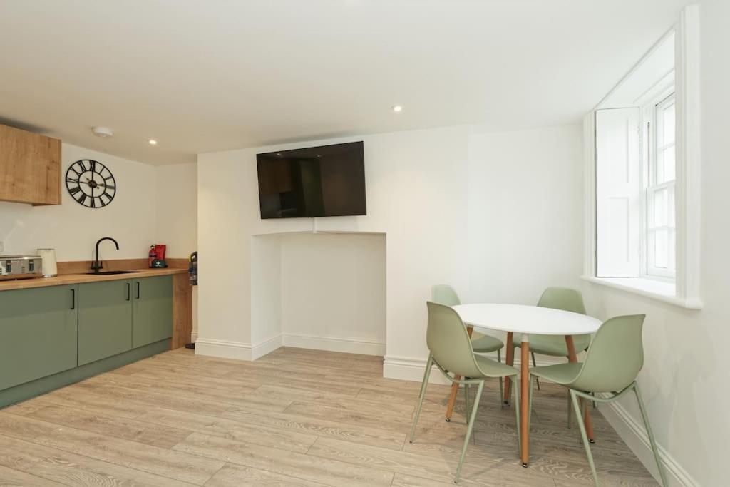 Stylish Beach Front Retreat 2 Bedrooms Herne Bay Exteriör bild