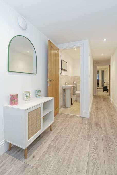 Stylish Beach Front Retreat 2 Bedrooms Herne Bay Exteriör bild