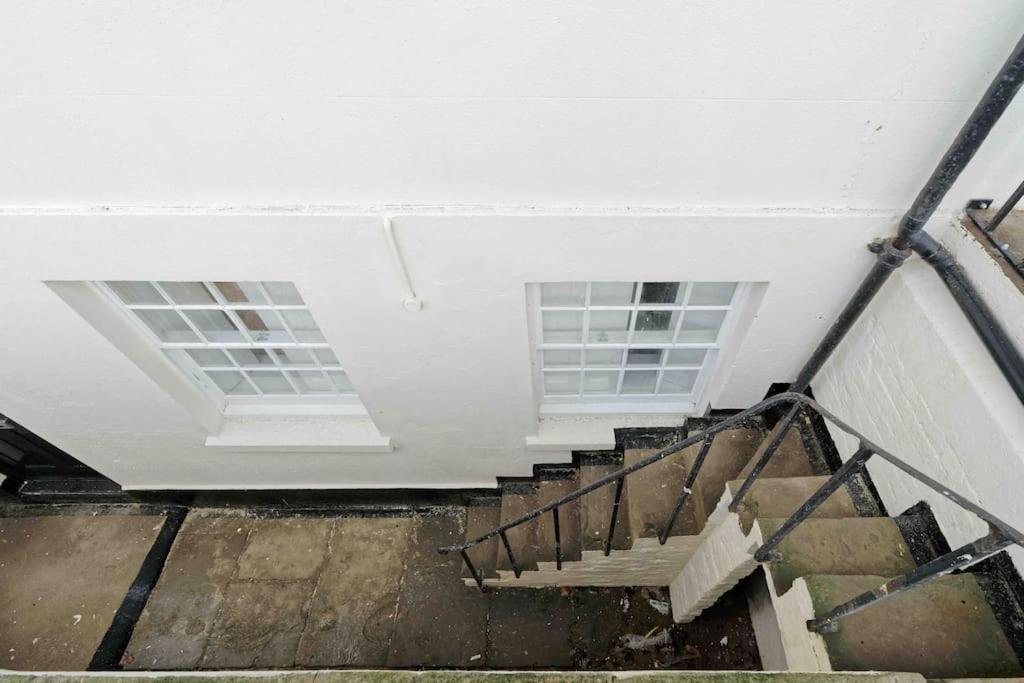 Stylish Beach Front Retreat 2 Bedrooms Herne Bay Exteriör bild